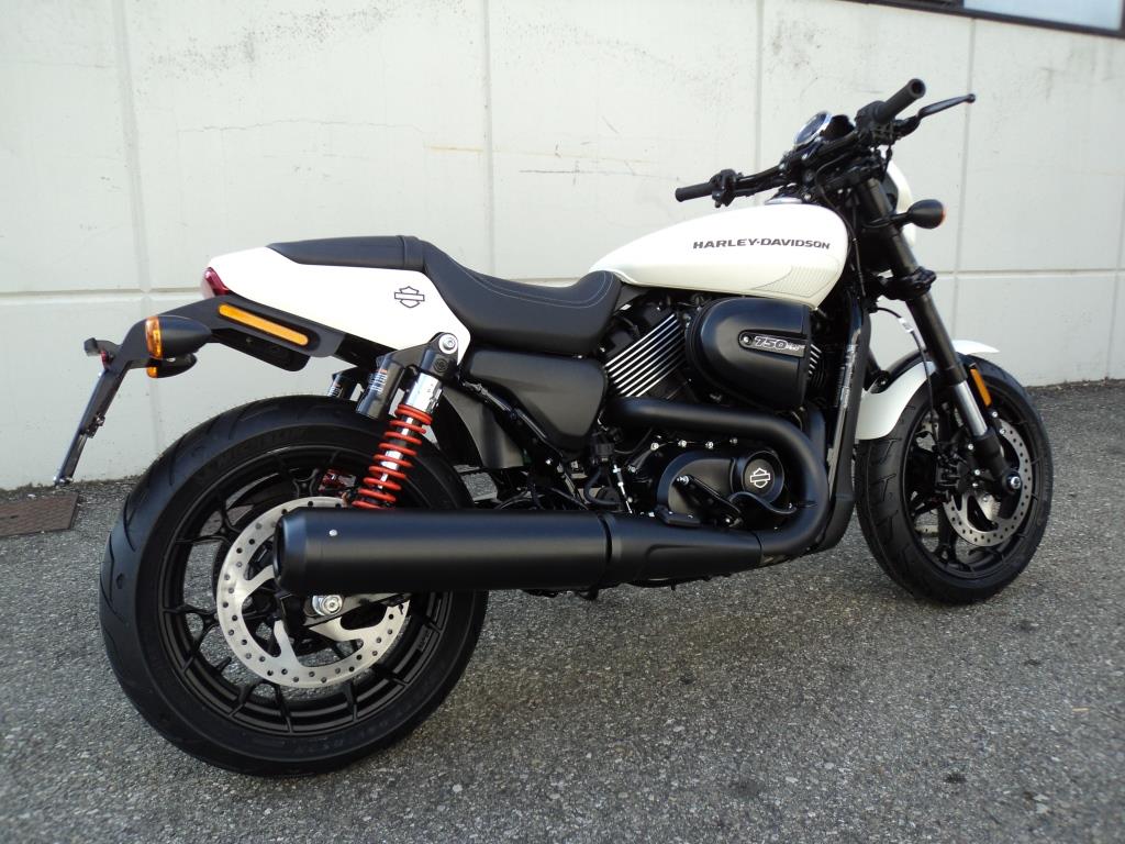 Moto | STREET