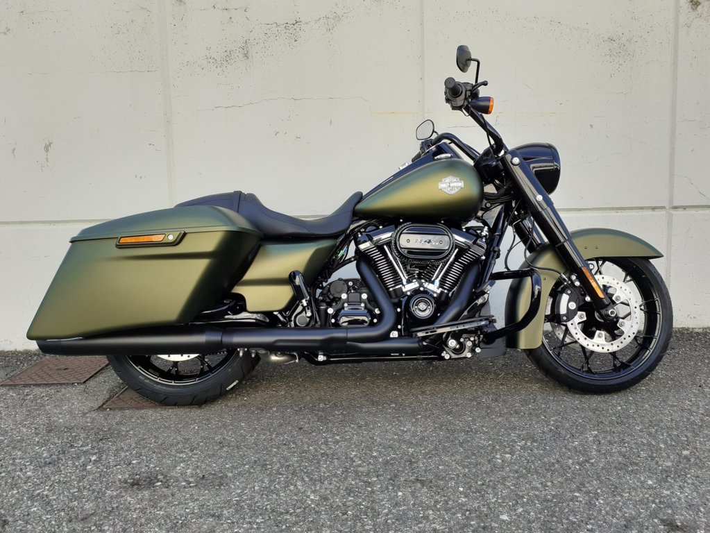 Road King® Special Touring MINERAL GREEN DENIM in pronta consegna