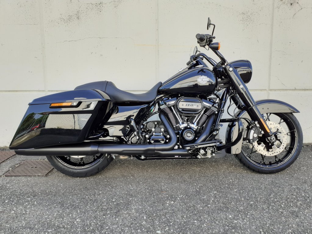 Harley Davidson Road King®  Special vivid black