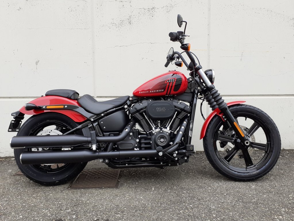 Harley Davidson Street Bob® redline red 