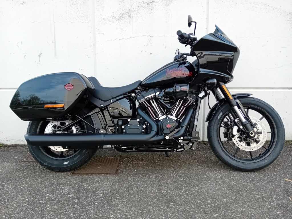 Harley Davidson Low Rider® ST vivid black