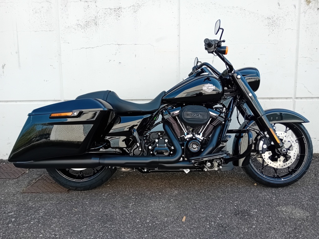 Harley Davidson Road King®  Special vivid black