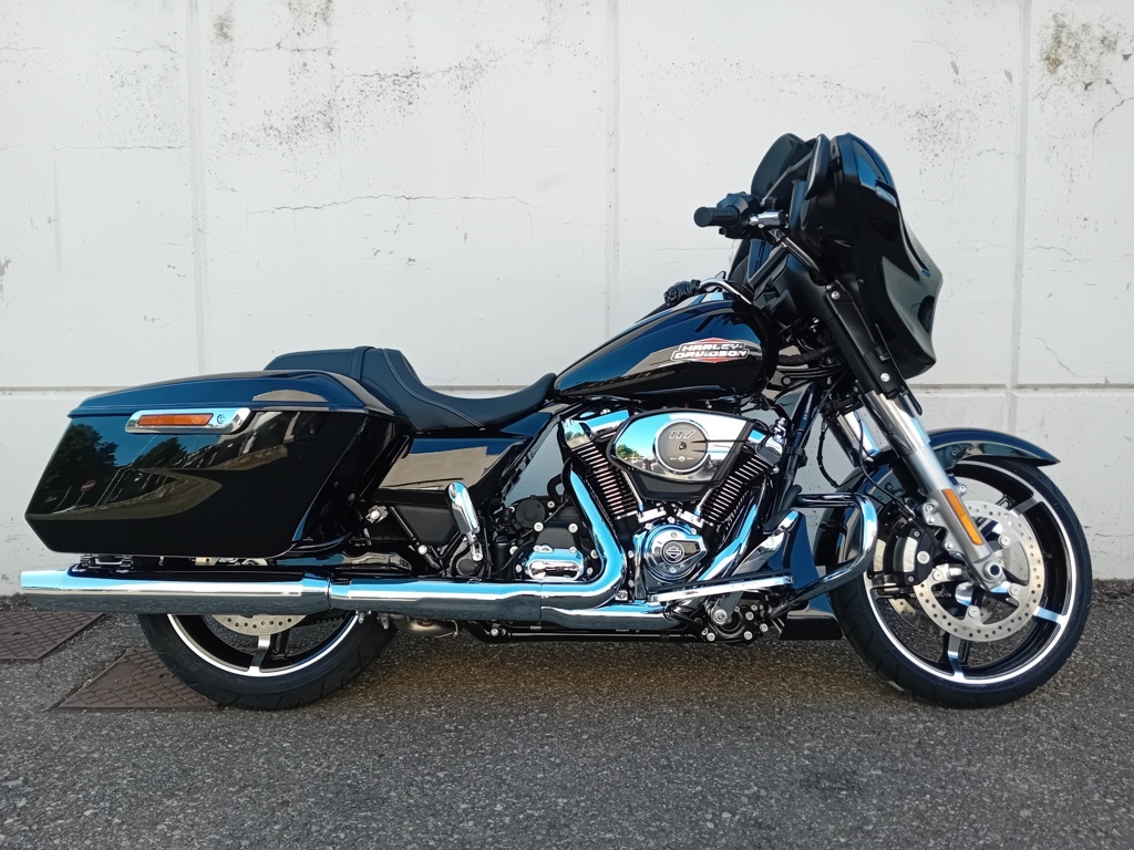 Harley Davidson Street Glide® vivid black