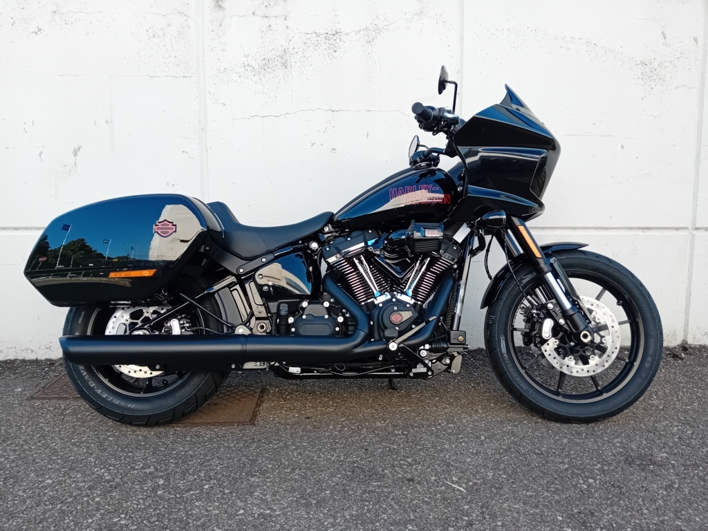 Harley Davidson Low Rider® ST vivid black