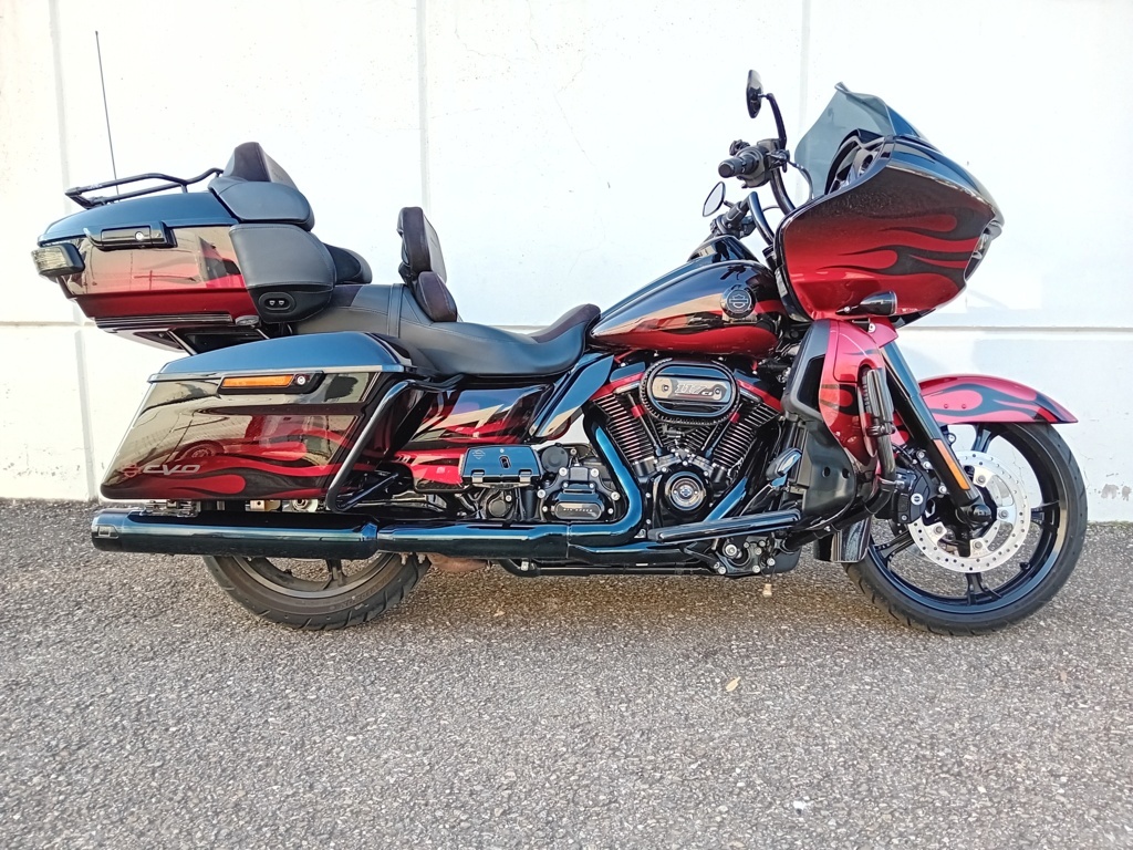 Harley Davidson ROAD GLIDE CVO 